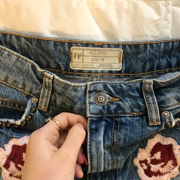 Like new Free People wild roses embroidered skirt - Picture 5 of 7